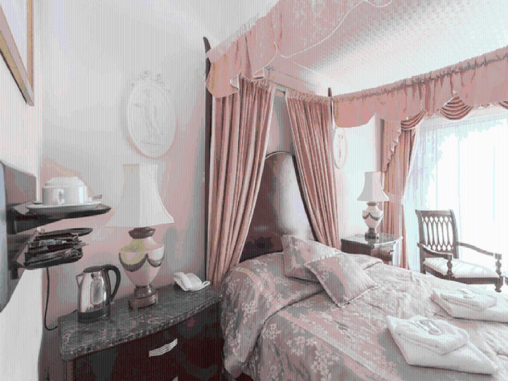 Oyo Ridgeway Hotel Chingford Room photo